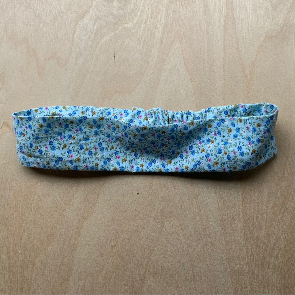 BLUE FLORAL STRETCHY HEADBAND